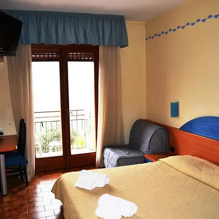 酒店 斯密拉尔多酒店 布雷佐内加尔达